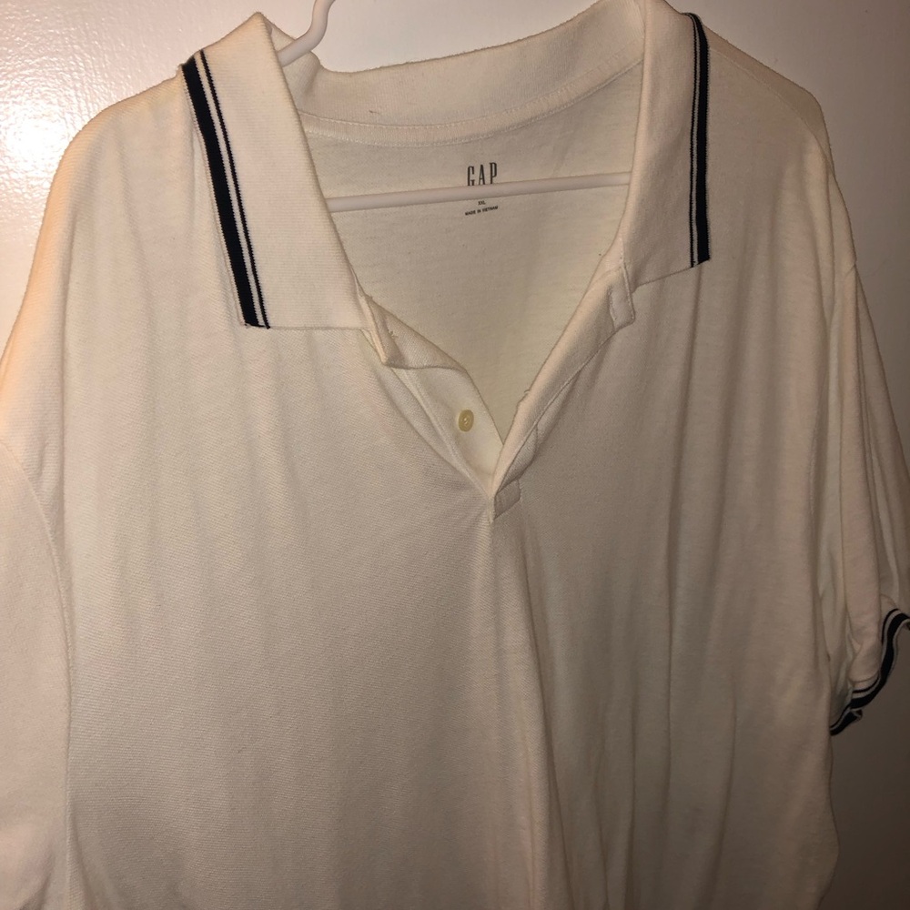 GAP t shirt polo by